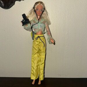 Vintage Mattel Barbie Doll Generation Girl w/ Outfit,‎ Headphone, & Camera